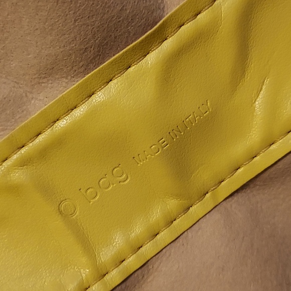 O bag Wide Shell Bag with Strap - Picture 10 of 16